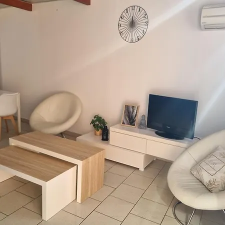 Cameos - Appartement Avec Terrasse Locairbi Le Crès Exterior foto